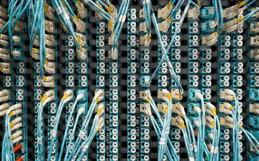 Baie de brassage et câblage réseau RJ45 d'entreprise